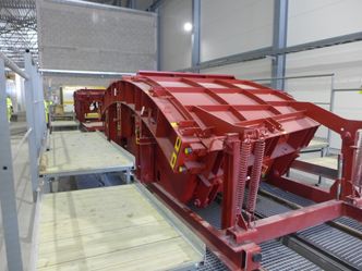 144 spesialkonstruerte støpeformer skal brukes for å produsere de 140.000 betongelementene til Follobanetunnelen. Foto: Jernbaneverket