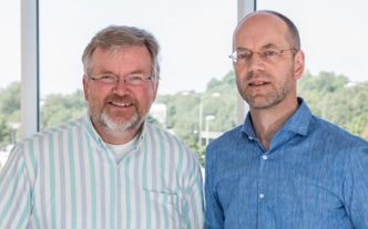 STARTET SELV: Per Lillejordet og makker Kjetil Høyer har begge lang erfaring fra oljebransjen,  men startet for seg selv rett før nedturen kom. Det har vært en tøff oppgave, men med smart styring av kostnadene har de klart det. Bilde: TU Story Labs