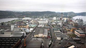 Nordic Blue Crude vil bygge en fabrikk for syntetisk diesel her på Herøya. På sikt er målet en 40.000 kvadratmeter stor fabrikk som produserer 100 liter petroleumsprodukter nesten fri for svovel og NOx. Foto: Tore Stensvold
