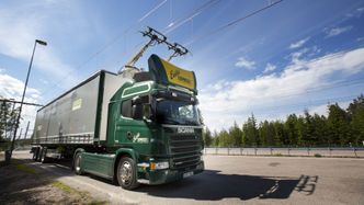 Scania G 360 4x2 hybridlastebil med Siemens-pantograf på hytta. Foto: Tobias Ohls