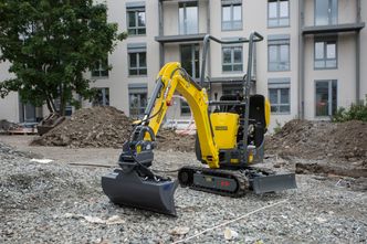 Gravemaskinen er en hybridløsning som både går på diesel og strøm, etter behov. Foto: Mari Gisvold