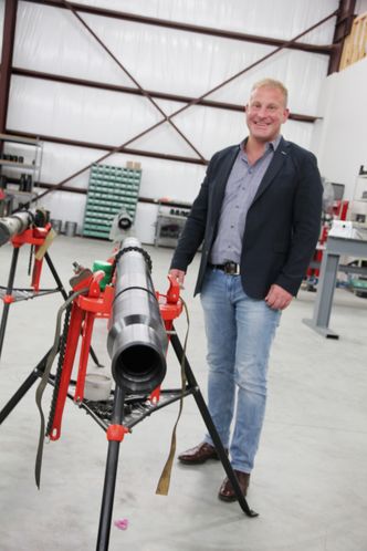 Spennende: Comitt Well Solution har utviklet en teknologi for øke effektiviteten i skiferreservoarer. Nå har han fått kontrakt på fire brønner hvor utstyret skal brukes etter vellykkede tester. Foto: Tormod Haugstad