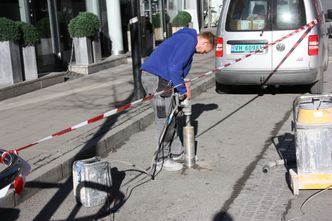 Frest ned i asfalten: Her i Sandvika overvåkes i dag 120 parkeringsplasser via batteridrevne, trådløse, magnetiske sensorer plassert i små bokser og limt fast i asfalten. Foto: Stian Nordnes-Jensen / Q-free Bilde: Stian Nordnes-Jensen/Q-free