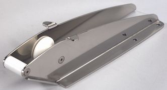 Ankervinsjer og beslag fra Engbo ble tidligere produsert i Kina. Nå er det meste tatt hjem til Norge. Det gir kortere leveringstid, høy kvalitet og lettere å endre produktet ved behov. Foto: Sleipner Motor