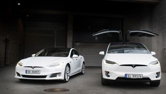 Dagens to Tesla-modeller, S og X. Foto: Foto