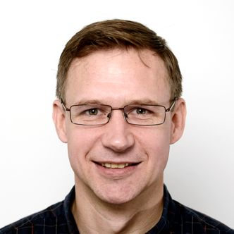 Professor og samfunnsøkonom, Gernot Doppelhofer, ved Norges handelshøyskole. Foto: NHH