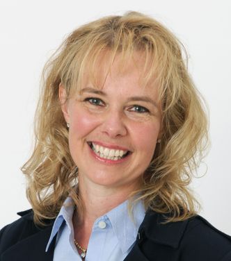 Christina Lampe-Önnerud har doktograd i uorganisk kjemi, og har spesialisert seg på batterier. Hun grunnla batteriprodusenten Boston-Power i 2005, og har nå presentert et nytt batteriarkitekturkonsept hun tror kan revolusjonere batteriverdenen. Foto: Cadenza Innovation