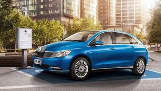 Likhetene med Mercedes-Benz B-klasse er ikke tilfeldig. Denza er et Daimler-foretak som selger biler basert på Mercedes-modeller. Foto: Denza