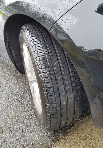 Mønsteret i et Energy EV-dekk fra Michelin. Dette dekket er utviklet for Renault Zoe. Bilde: Marius Valle