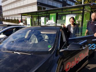 De fleste eldrosjene i Oslo er i dag Tesla. Foto: Petter Haugneland/elbil.no