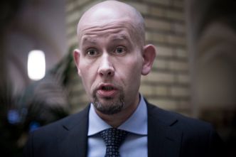 Olje og energiminister Tord Lien blir av ti utenlandske miljøorganisasjoner bedt om å trekke 23. konsesjonsrunde og droppe 24. konsesjonsrunde. Foto: Bringedal, Terje/NTB Scanpix