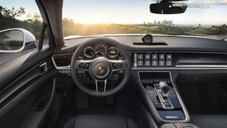 Porsche Panamera 4 E-Hybrid. Bilde: Dr. Ing. h. c. F. Porsche AG