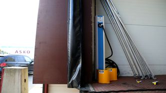 Laderen er plassert på lasterampen. Foto: Per Erlien Dalløkken