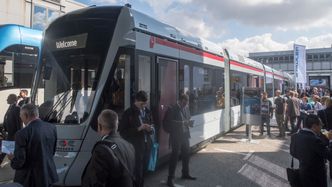 Sveitsisk: Eller blir det denne fra sveitsiske Stadler. Denne trikken skal videre til Danmark. Foto: ORV