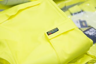 Tre lag med arbeidstøy gjør at man kan tilpasse bekledningen etter været. Foto: TU Story Labs