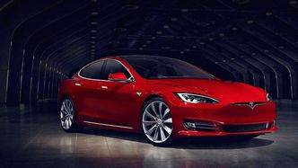Tesla har oppdatert Autopilot til å bruke radarsensoren frittstående. Foto: Tesla