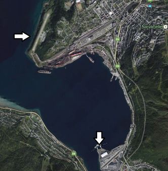 Flyplassen er merket med pilen øverst og plassering av LNG-terminal ved pilen nederst. Dersom det bygges LNG-anlegg eller annen industri med behov for gass, vil det legges en rørledning på havbunnen. Foto: Google