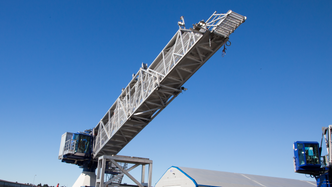 På vei ut til kunder: Denne broen testes og er snart på vei ut til kunde for salg eller utleie.