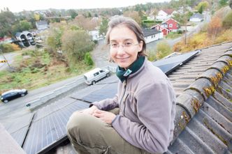 Simona Petroncini driver solcelleselskapet Solbære. Foto: Marius Valle