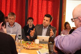 Frank Sve (Frp.) er Nordøyvegens ivrigste forkjemper. -Nå orker jeg ikke flere omkamper, sa Sve i fylkesutvalget. Foto: Kjell Herskedal