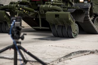 Én av 500 overkjøringer av målemine på testingen på Rena i juni. Foto: Simen Rudi/Forsvarsmateriell