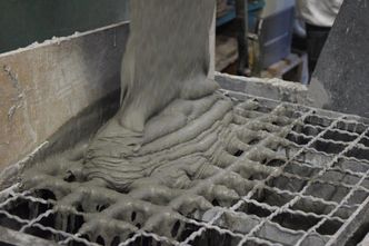 Studentene har testet den nye betongblandingen inne på laboratoriet på skolen. Foto: Universitetet i Stavanger