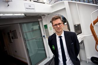 Torkil Dyb Remøy i Oslo kommune holdt innlegg under ferjeturen. Han er koordinator for biogass i kommunen. Foto: Mathias Klingenberg