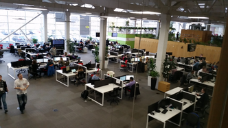 Atea så tidlig behov for å finne de optimale måtene å bygge fremtidens løsninger med Skytjenestene. Derfor etablerte de i fjor Azure Expert Center som benyttes som en Research and Deveopment-enhet i Atea. Foto: Atea