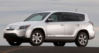 Toyota RAV4 EV er så langt Toyotas eneste serieproduserte elbil. Den ble produsert i USA. Bilde: Toyota