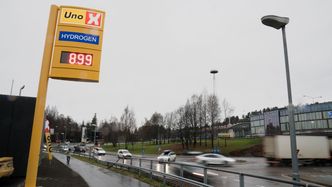 Den nye hydrogenstasjonen har en meget sentral plassering, rett ved E18 og Sandvika storsenter. Foto: Eirik Helland Urke