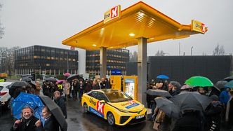 Uno-X åpnet sin første hydrogenstasjon i Sandvika 22. november 2016. Bilde:  Eirik Helland Urke