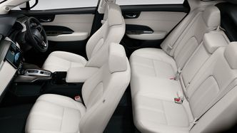 Honda Clarity er en romslig femseter. Foto: Honda