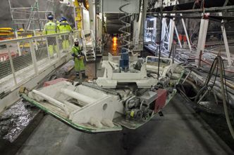Betongelementene monteres fortløpende etterhvert som TBM-en driver seg innover i fjellet. Foto: Mari Gisvold