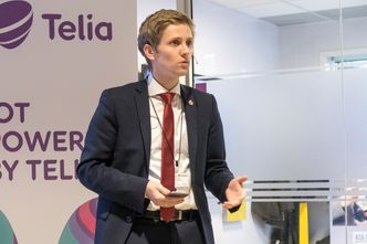 Begeistret: Statssekretær i SamferdselsdepartementetReynir Jóhannesson er svært fornøyd med at Telia har utviklet plattformen i Norge og lover å gjøre sitt for å hjelpe hele Telebransjen med maskin til maskainkommuniksjon. Foto: ORV