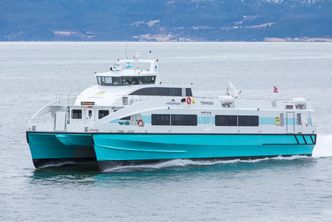 Terningen kan ta 275 passasjere og har servicefart på 34 knop. Båten er 40,8 meter lang og 10,8 meter bred. Den ble satt inn på ruten Trondheim-Brekstad-Kristians i april i år. Foto: Br. Aa/Jan-Olav Storli