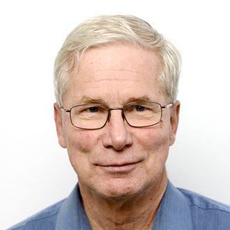 Rolf Brunstad er professor ved NHH. Han mener at fagforeningene fungerer som en god forsikringsordning for arbeidstakere. Foto: Helge Skodvin