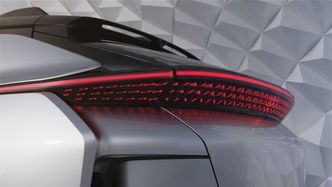 Baklysene er en sammenhengende stripe LED-lys. Foto: Faraday Future