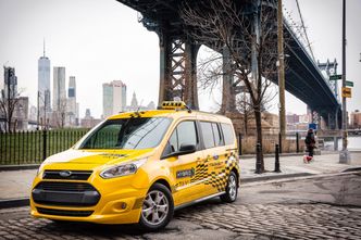 En prototype av Ford Transit med hybriddrift. Foto: Ford