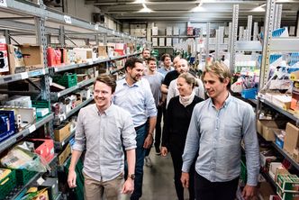 Mats André Kristiansen (foran til venstre) og resten av gründerne i Kolonial.no. Foto: Kolonial.no