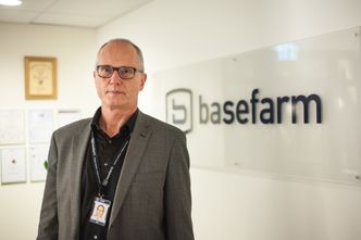 Direktør for forretningsutvikling Knut Rand i Basefarm er svært fornøyd med å få være først ute med Azure Stack. – Pilotrollen henger høyt og bekrefter Basefarms posisjon som ledende leverandør av hybride skytjenester, sier han. Foto: Basefarm