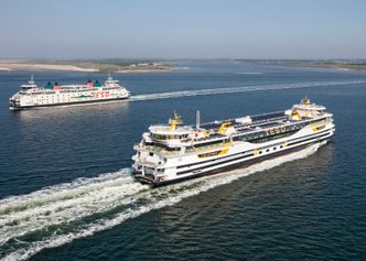 To pendelferger går mellom fastlandet og øya Texel. Foto: TESO