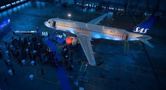 Et lavere forbruk av drivstoff takket være winglet-designet er en av grunnene til at SAS har kjøpt inn 30 A320neo. Fotoet er fra leveringen av flyet i på slutten 2016. Foto: SAS