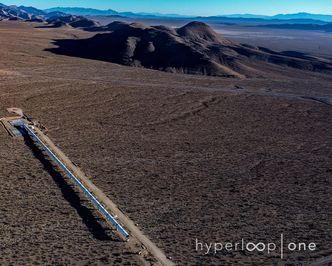 Testbanen bygges i Nevada-ørkenen. Foto: Hyperloop One