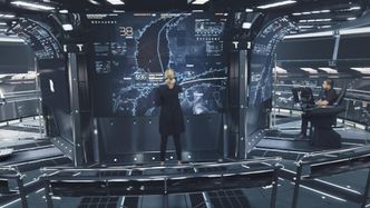 Kapteinen på land har kommandoen over en hel flåte mannskapsløse skip og kan følge dem og får fram ønsket informasjon på interaktive skjermer. Foto: Rolls-Royce/VTT