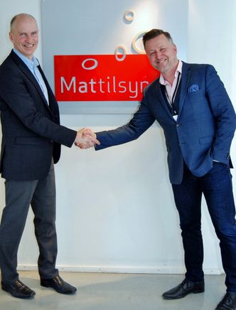 Mattilsynets IKT-direktør Per Håvard Pedersen og adm.dir. Sven Ivar Mørch i Acando Norge.