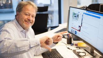 Administrerende direktør Jan M. Moberg i Teknisk Ukeblad Media mener DNB bør styrke konsernledelsen med teknologisk kompetanse. Ingen av de 13 personene i konsernledelsen har teknologibakgrunn. Foto: Marius Jørgenrud