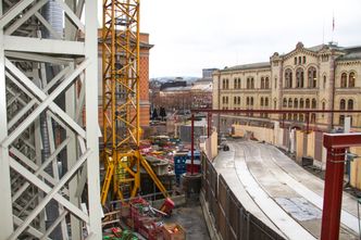 Prisen har økt fra 1,1 til 1,8 milliarder kroner. Stortingets presidentskap skylder på rådgiveren. Kontroll- og konstitusjonskomiteen er ikke overbevist, og har bedt Riksrevisjonen undersøke sakskomplekset. Foto: Joachim Seehusen