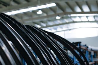 Bildet viser ifølge HTT komposittmaterialer til den første kapselen. Foto: Hyperloop Transportation Technoloigies