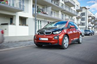 BMW i3 er ifølge ADAC den bilen med de minst skadelige utslippene. Foto: Uwe Rattay/ADAC