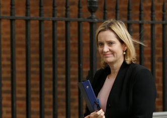 Storbritanias innenriksminister Amber Rudd mener myndighetene bør ha muligheter til å overvåke kryptert kommunikasjon. Foto: NTB scanpix